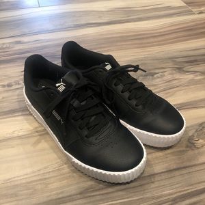 PUMA Sneakers